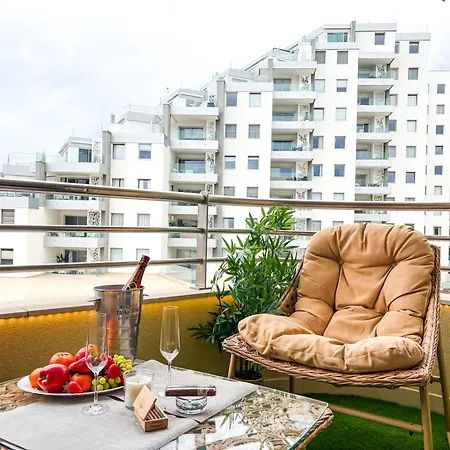 شقة 2 Bedroom With Garage In Playa Paraiso *